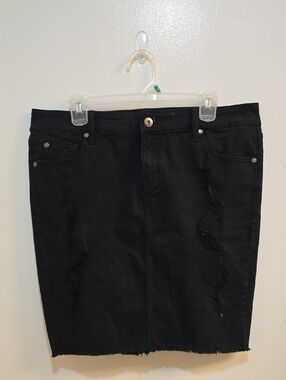 Torrid Sz 14 Black Distressed Denim Skirt